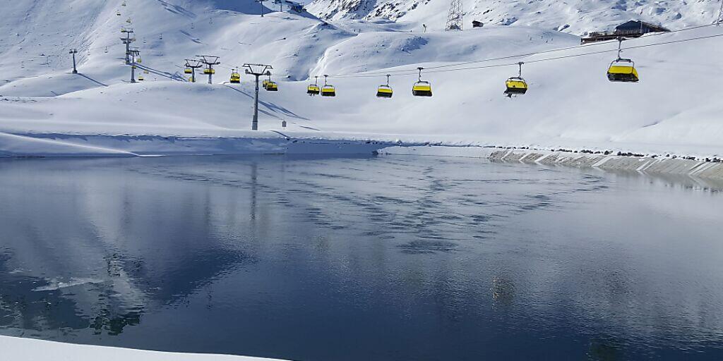 Die Bündner Regierung will die Schliessung von Skigebieten mit allen Mitteln verhindern. (Im Bild: Parsenn-Skigebiet Davos). Die Bündner Regierung will die Schliessung von Skigebieten mit allen Mitteln verhindern. (Im Bild: Parsenn-Skigebiet Davos).