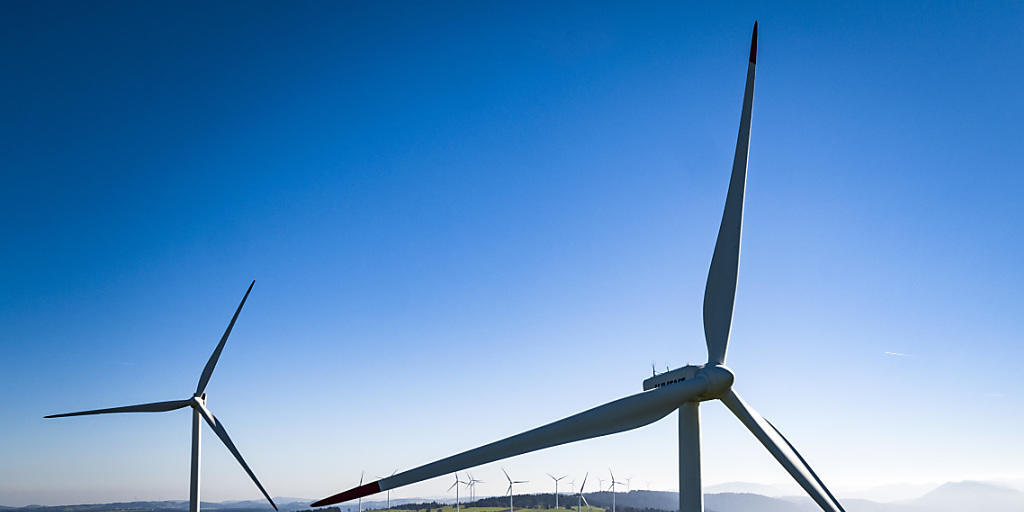 Die Schweiz liegt bei der erneuerbaren Energieproduktion im europäischen Mittelfeld - auch beim Bau von Windkraftwerken. (Archivbild)