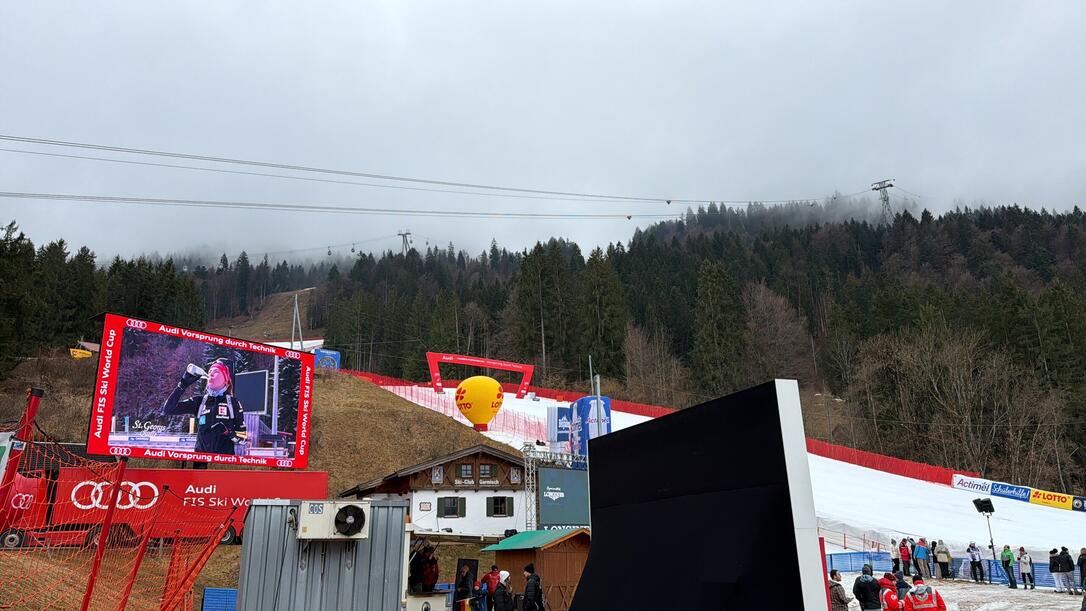 Dichter Nebel in Garmisch verhindert den Super-G-Start auf der Kandahar.