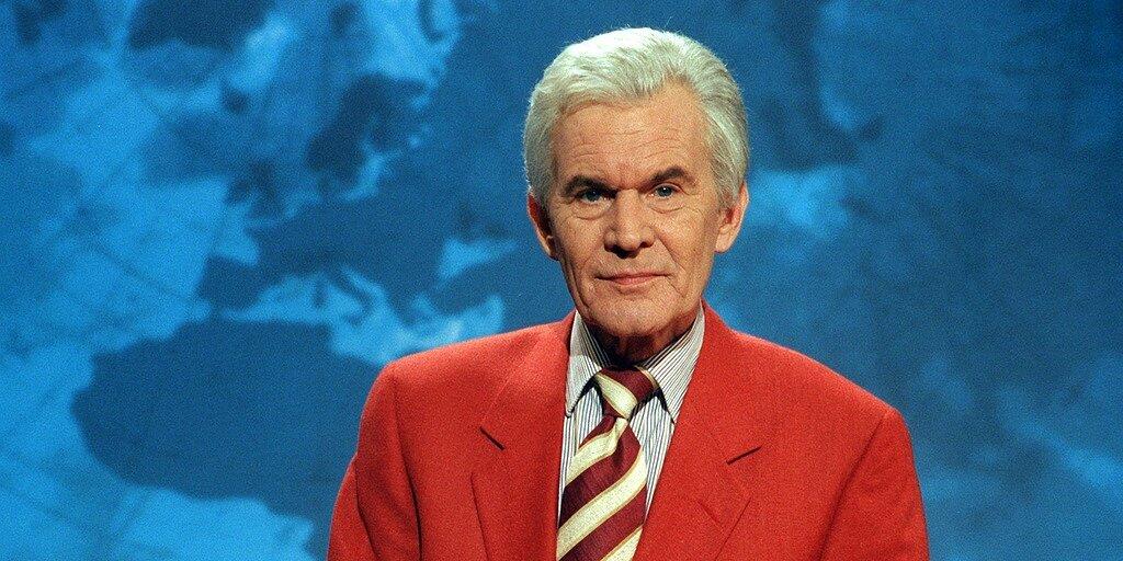 Eine Aufnahme von Wilhelm Wieben aus dem Jahr 1997 im "Tagesschau"-Studio der ARD. (Archivbild) Eine Aufnahme von Wilhelm Wieben aus dem Jahr 1997 im "Tagesschau"-Studio der ARD. (Archivbild)