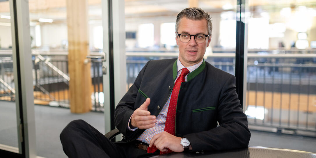 Daniel Bargetze CEO VMAG