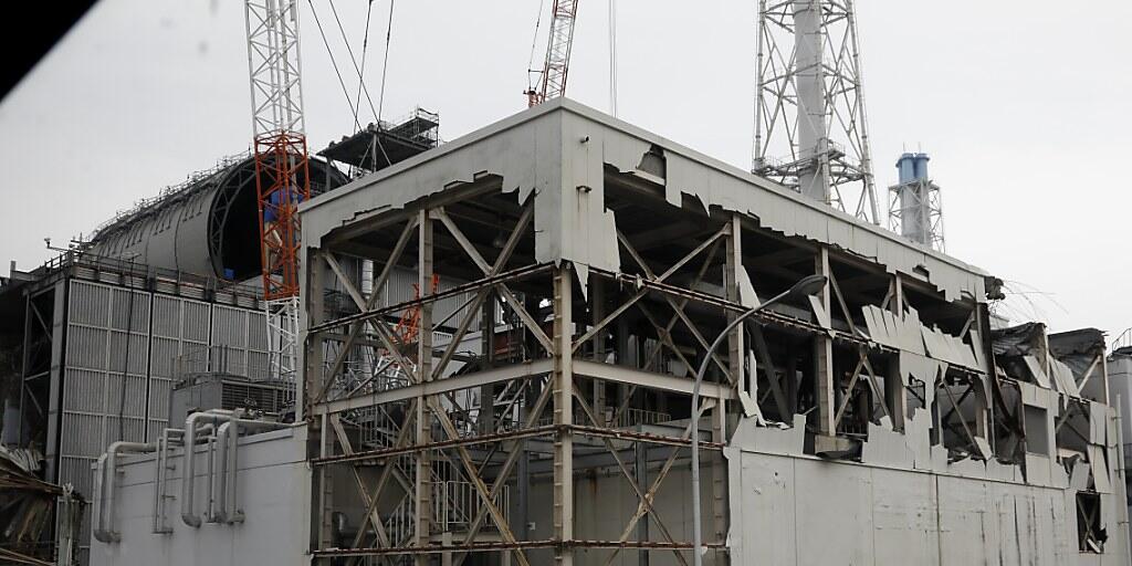 Ein zerstörtes Gebäude des Atomkraftwerks Fukushima. (Archiv)