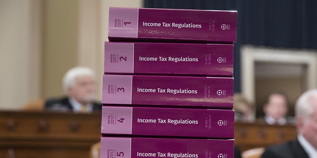 Die US-Republikaner wollen bei den Steuern erneut über die Bücher. Ob die Pläne für weitere Steuersenkungen durch den Kongress kommen, ist allerdings ungewiss. (Symbolbild)