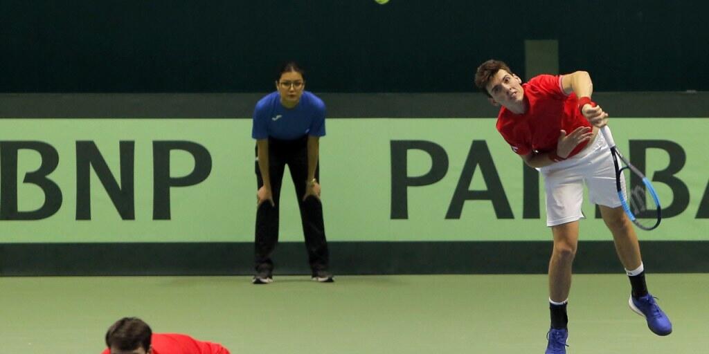 Marc-Andrea Hüsler (hinten beim Aufschlag) schnupperte bislang erst im Davis Cup Luft auf oberster Stufe