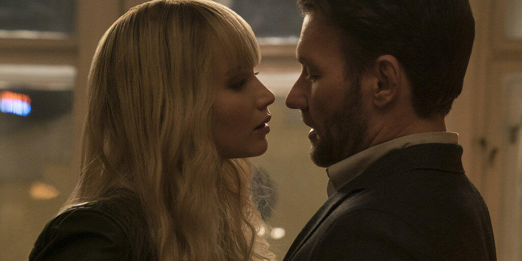 Jennifer Lawrence (l) und Joel Edgerton (r) spielen im Agenten-Thriller "Red Sparrow", der am Wochenende vom 1. bis 4. März 2018 in den Deutschschweizer Kinos am meisten gefragt war. (Archivbild)