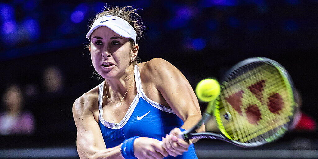 Belinda Bencic startet mit einer Niederlage ins Frauen-Masters, weil ihr nach dem gewonnenen ersten Satz eine Verletzung im linken Fuss zu schaffen macht