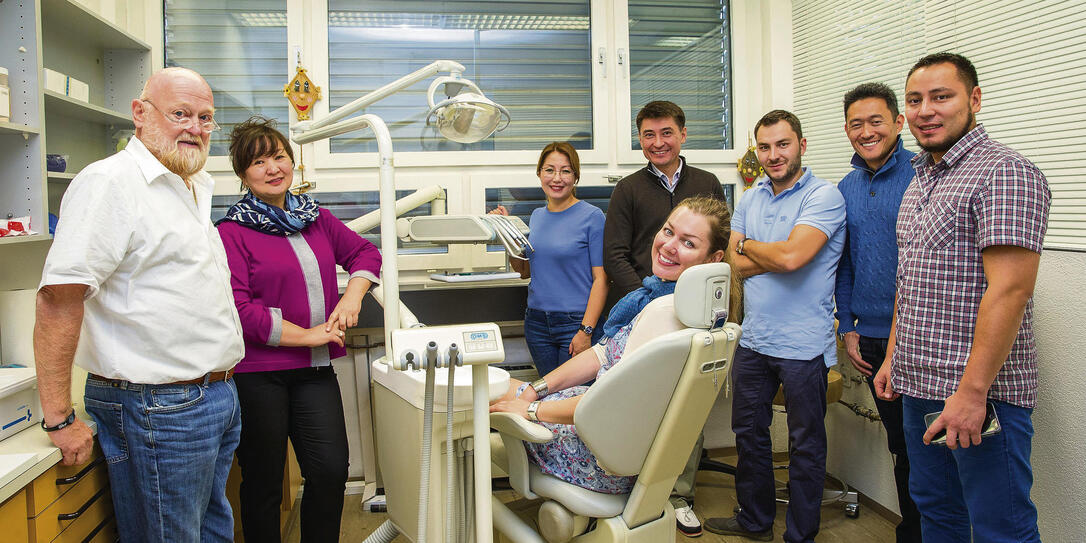 Zahn&auml;rzte aus Kasachstan Vaduz 150909