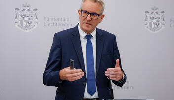 Liechtenstein Vaduz Medienraum Regierungsgebaeude PK Konzept Raum und Mobilitaet 2025 Regierungsrat Daniel Oehry