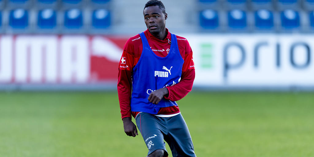 Das Schweizer Nachwuchstalent Dimitri Oberlin ist bald wieder auf Schweizer Fussballfeldern zu sehen (Archiv)