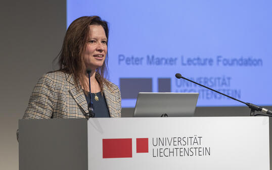 Ulrike Baumöl tritt zurück