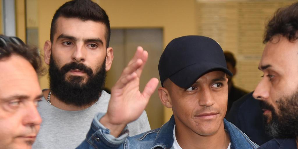 Alexis Sanchez bei seiner Ankunft in Mailand