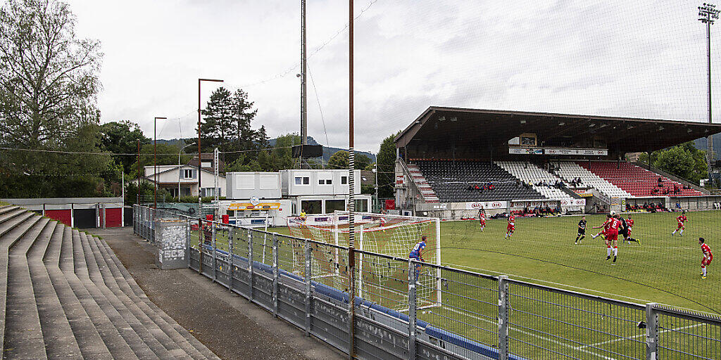 Leere Zuschauerränge im Testspiel zwischen Aarau und Thun.
