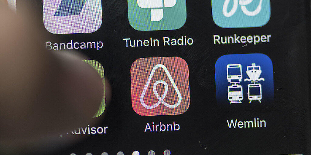 Der Online-Apartment-Vermittler Airbnb hat sich in der Coronavirus-Krise frisches Geld besorgt. (Symbolbild) Der Online-Apartment-Vermittler Airbnb hat sich in der Coronavirus-Krise frisches Geld besorgt. (Symbolbild)