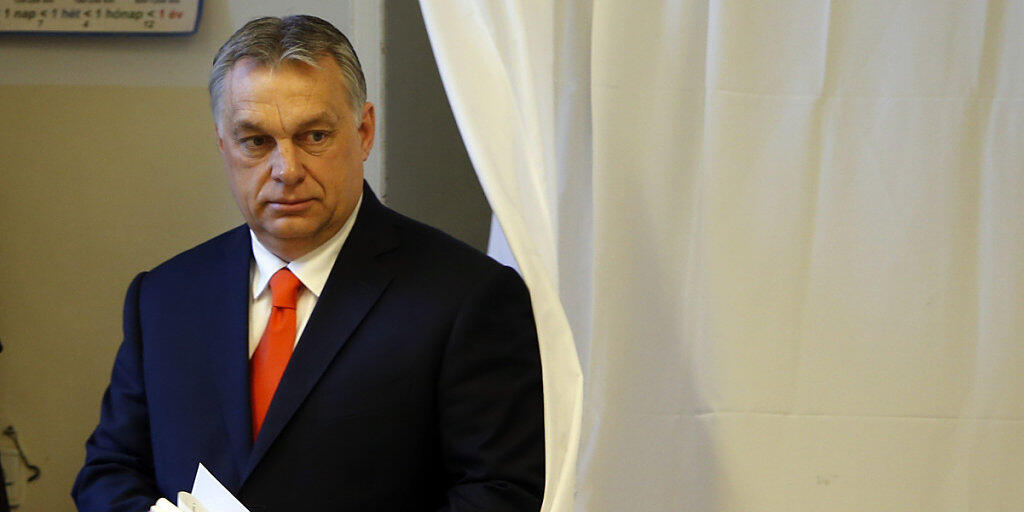Ungarns Premierminister Viktor Orban bei der Stimmabgabe.
