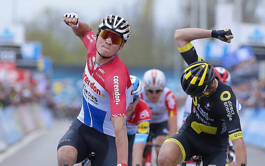 Mathieu Van der Poel (links im Trikot des niederländischen Strassen-Meisters) ist ein Multitalent auf zwei Rädern