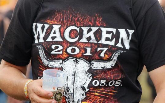 Das Wacken Open Air Heavy Metal Music Festival in Schleswig-Holstein hat begonnen. Fans aus aller Welt - auch aus der Schweiz - pilgern jedes Jahr an den Anlass, der als einer der bedeutendsten seiner Art weltweit gilt.