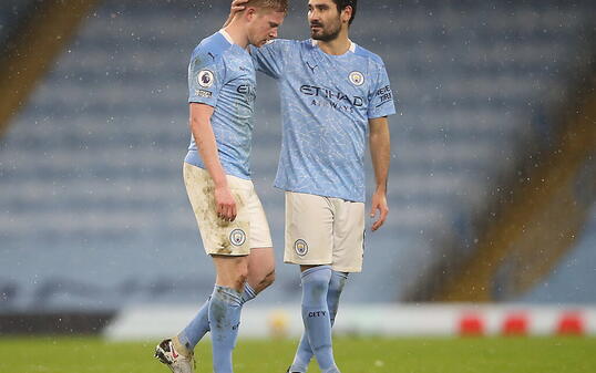 Kevin de Bruyne (links) und Ilkay Gündogan, der Torschütze zum 2:0, sind mit Manchester City seit Wochen auf Erfolgskurs