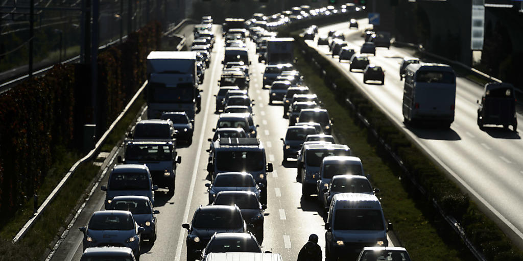 Die Schweiz rückt im europäischen Verkehrsstau-Ranking in die Top 5 vor. (Symbolbild)