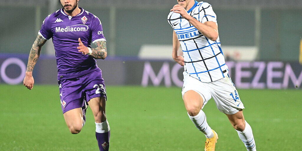 Inters zweiter Torschütze Ivan Perisic (rechts) im Duell mit Fiorentinas Lorenzo Venuti