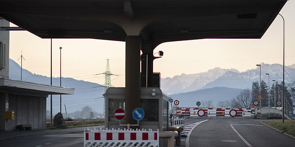 Die Grenze zwischen Oberriet und Meiningen in Österreich: Schon Anfang Juli soll die Reisefreiheit und Personenfreizügigkeit im gesamten Schengen-Raum wieder hergestellt sein. (Archivbild)