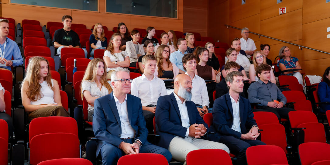 Liechtenstein Schaan Ivoclar AG Wirtschaftswoche Gymnasium Regierungsrat Daniel Oehry