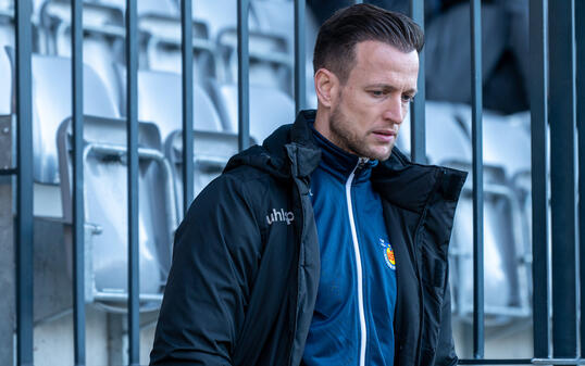 Nahe am Abstieg verpflichtete der FC USV Eschen/Mauren unter Sportchef Oliver Klaus Spieler und Trainer, die das Budget sprengten. Auch die vorzeitige Vertragsauflösung mit Ex-Trainer Stefanachi im Dezember kostete Geld.