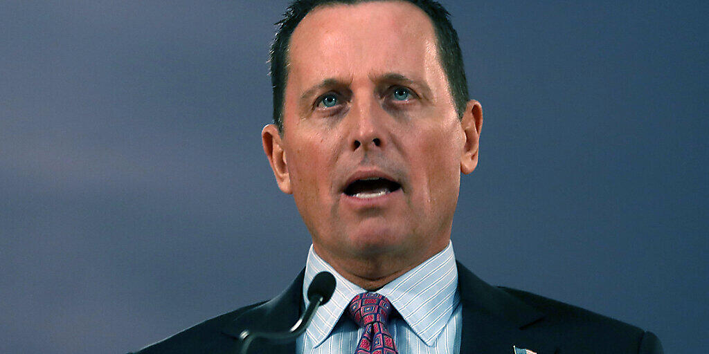 Der US-Botschafter in Deutschland, Richard Grenell, soll Medienberichten zufolge Trumps geschäftsführender Geheimdienstkoordinator werden. Er gilt als enger Vertrauter des amerikanischen Präsidenten. Der US-Botschafter in Deutschland, Richard Grenell, soll Medienberichten zufolge Trumps geschäftsführender Geheimdienstkoordinator werden. Er gilt als enger Vertrauter des amerikanischen Präsidenten.