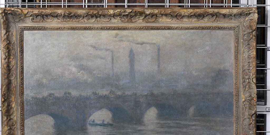Das Gemälde 'Waterloo Bridge (1903) von Claude Monet (1840-1926) stammt aus dem Gurlitt-Kunstfund. Es wurde am Dienstag in Bonn der Öffentlichkeit gezeigt. Das Gemälde 'Waterloo Bridge (1903) von Claude Monet (1840-1926) stammt aus dem Gurlitt-Kunstfund. Es wurde am Dienstag in Bonn der Öffentlichkeit gezeigt.