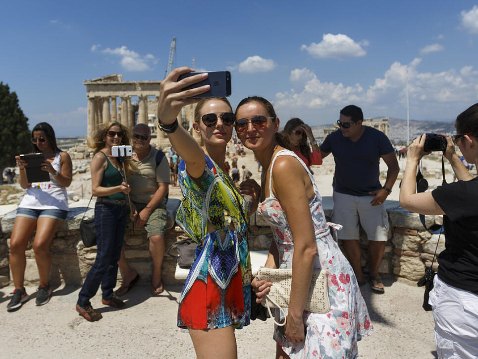Touristen auf der Akropolis in Athen. (Archiv)