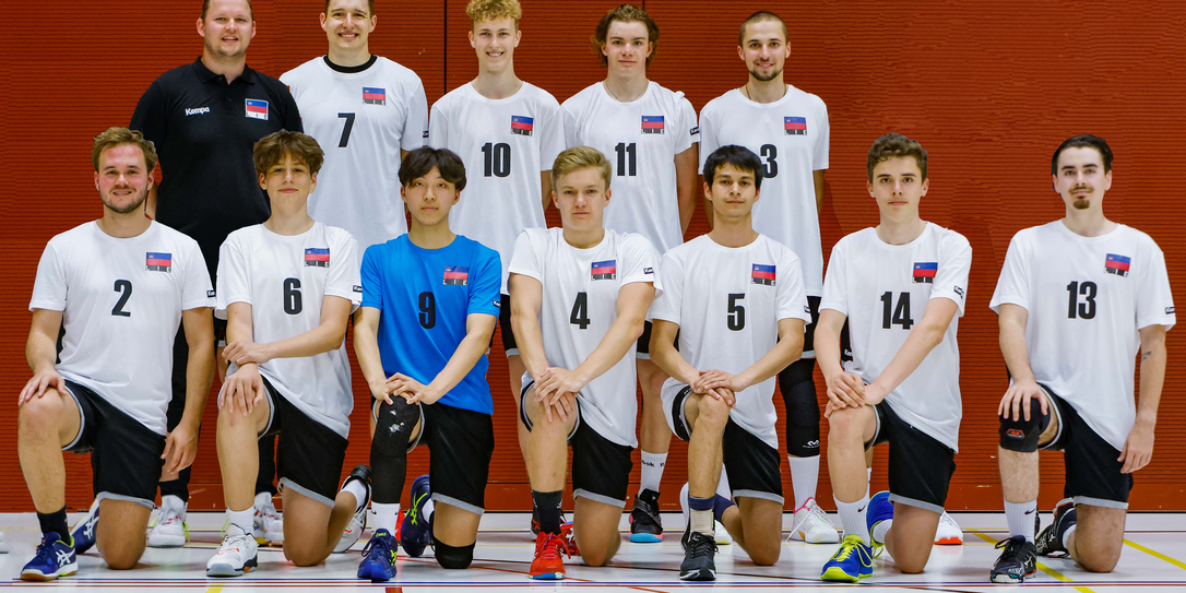Das Liechtensteiner Team mit Pascal Wolf, Fabian Warth, Noah Greber, Andrin Broder und Jannis Wymann (hinten v.l.) sowie Benjamin Wolf, Alessandro Nipp, Künpella Rongpotsang, Severin Broder, Richard Müller, Felix Hürlimann und Miljenko Milicevic (vorne v.l.).