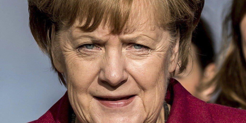 Der Druck auf Kanzlerin Merkel wächst, eine so genannte Jamaika-Koalition auf die Beine zu stellen. Auf Neuwahlen ist sie nicht erpicht.