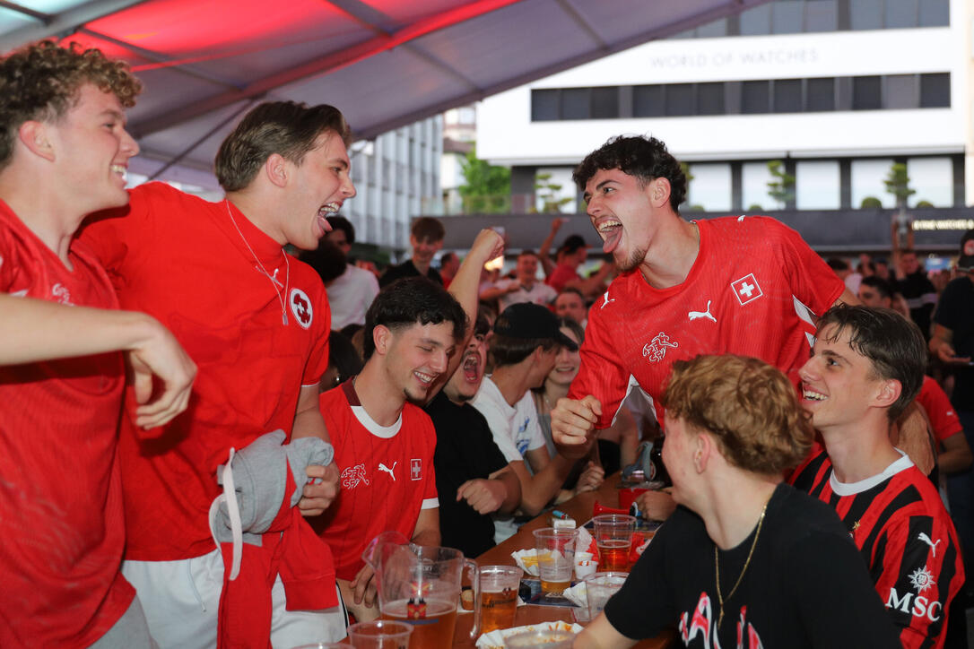 WM-Meile Rathausplatz Vaduz Spiel Schweiz-Katar