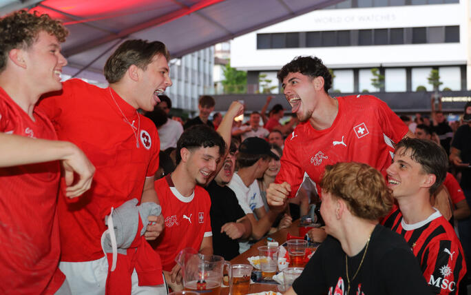 WM-Meile Rathausplatz Vaduz Spiel Schweiz-Katar