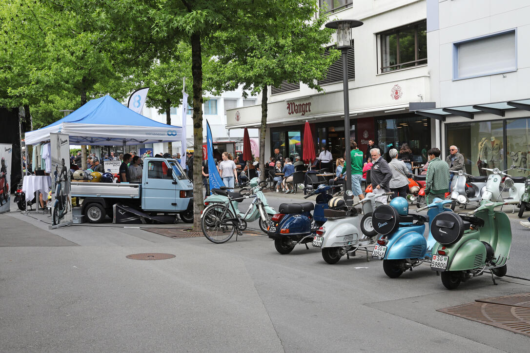 Vespa-Treff in Buchs