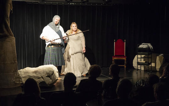 Premiere Die Schottische Lady