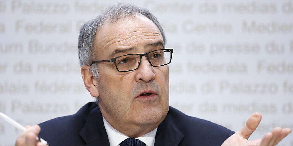 Es bestehe keine freie Wahl zwischen Militär- und Zivildienst, sagte Bundesrat Guy Parmelin vor den Medien. Der Bundesrat hat Massnahmen beschlossen, um den Zivildienst weniger attraktiv zu machen. Es bestehe keine freie Wahl zwischen Militär- und Zivildienst, sagte Bundesrat Guy Parmelin vor den Medien. Der Bundesrat hat Massnahmen beschlossen, um den Zivildienst weniger attraktiv zu machen.