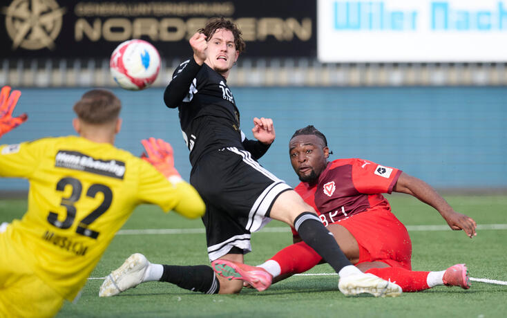 In seiner alten Wirkungsstätte traf Ayo Akinola (r.) in der 80. Minute zum 2:0 und machte den Deckel für Vaduz drauf.