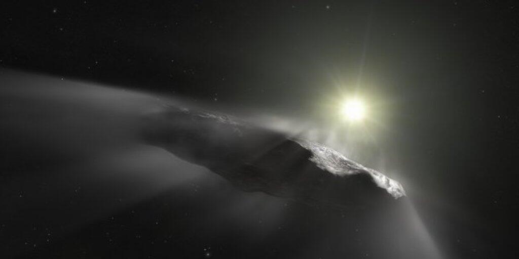 Künstlerische Impression des Kometen Oumuamua, des ersten interstellaren Besuchers in unserem Sonnensystem. Nun ist ein zweiter solcher fremder Wanderer zu Besuch gekommen: der Komet C/2019 Q4. (Archivbild)