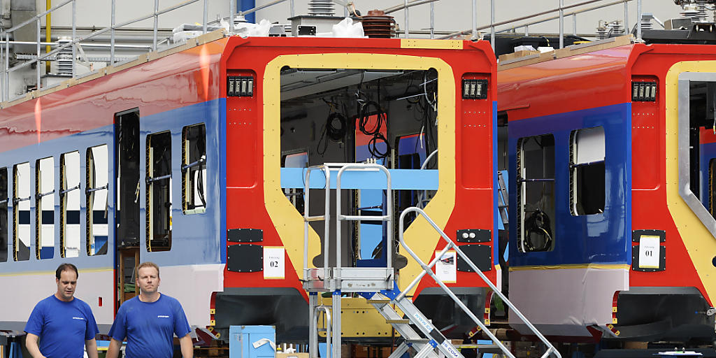Montagehalle der Stadler Rail Group in Bussnang TG: Die Nachfrage nach den Zügen war im vergangenen Jahr so stark wie noch nie (Archiv)
