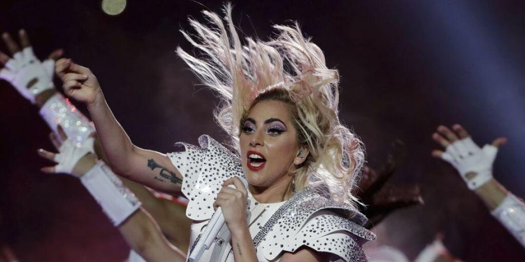 Lady Gaga im Februar in der Halbzeitpause der NFL Super Bowl. Auch die Auftritte auf der Joanne World Tour sollen ähnlich "energetisch" sein. Am 11. Februar 2018 kann man sich im Zürcher Hallenstadion davon überzeugen. (Archivbild)