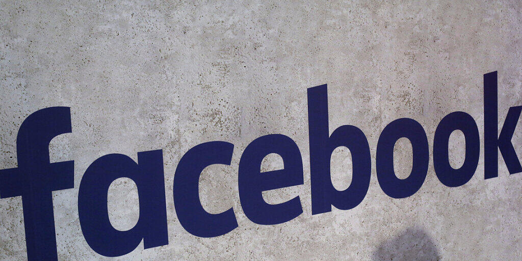 Facebook will in einem neuen News-Bereich auf seiner Seite Schlagzeilen und Auszüge aus Medienartikeln veröffentlichen. (Symbolbild) Facebook will in einem neuen News-Bereich auf seiner Seite Schlagzeilen und Auszüge aus Medienartikeln veröffentlichen. (Symbolbild)