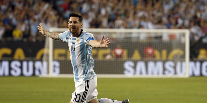 Lionel Messi feiert seinen Hattrick Lionel Messi feiert seinen Hattrick