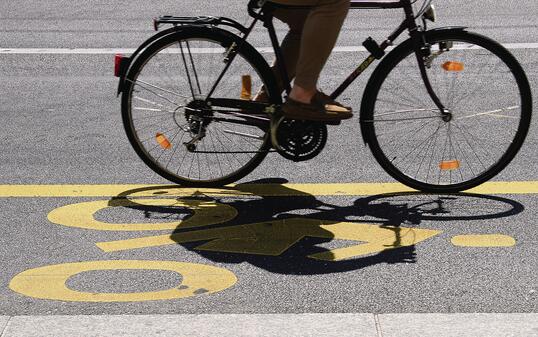 FAHRRAD, VELO, RADWEG, VELOWEG, MARKIERUNG, FAHRRADSPUR, FAHRRADWEG,