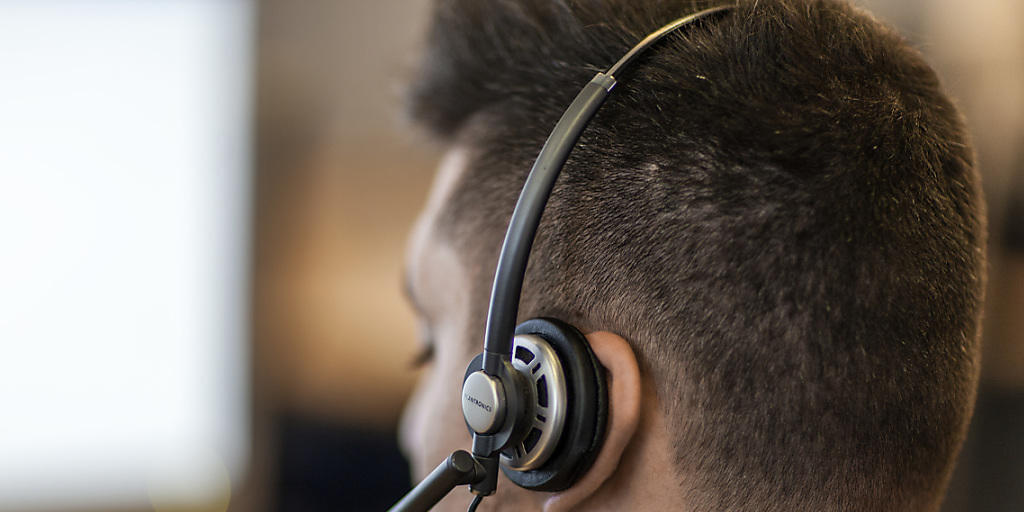 Werbeanrufe sind in der Schweiz zwar bereits seit vier Jahren verboten. Das entsprechende Gesetz ist jedoch zahnlos geblieben, denn nach seinem Inkrafttreten wanderten viele Callcenter ins Ausland ab.