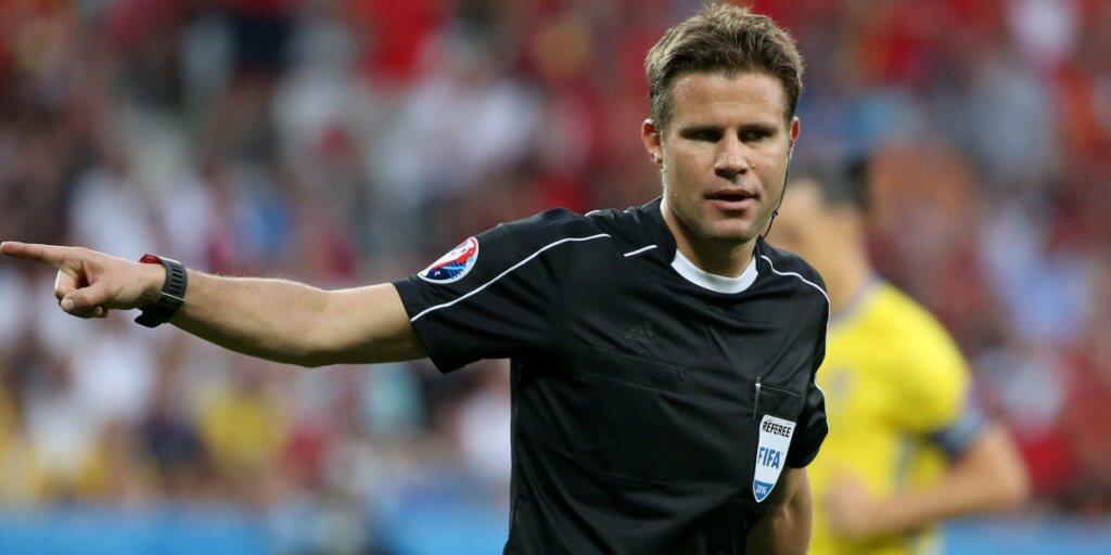 Felix Brych steht bei Schweiz gegen Serbien im Einsatz