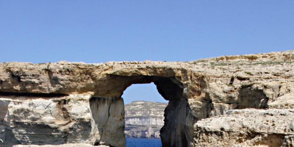 So sah das Felsentor auf der zu Malta gehörenden Insel Gozo einst aus - nun ist nichts mehr von ihm übrig. (Archiv)