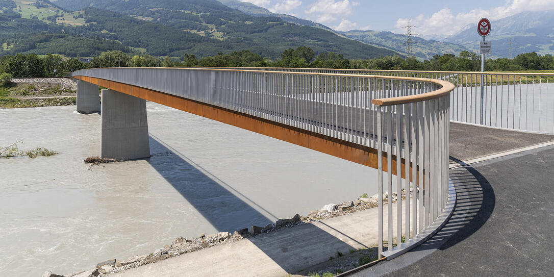 Langsamverkehrsbrücke zwischen Vaduz und Buchs