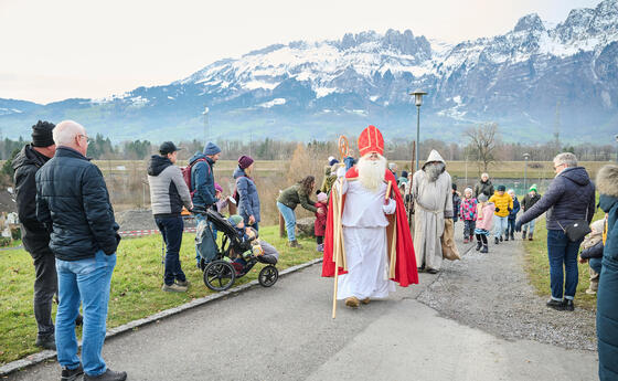 Adventszauber mit Weihnachtsmarkt (30.11.2025)