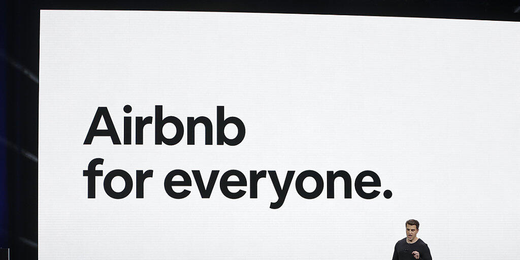 Airbnb kämpft wieder einmal einen Rechtsstreit aus: das Portal muss nun der Stadt München Daten illegaler Ferienwohnungen ausliefern (Archivbild).