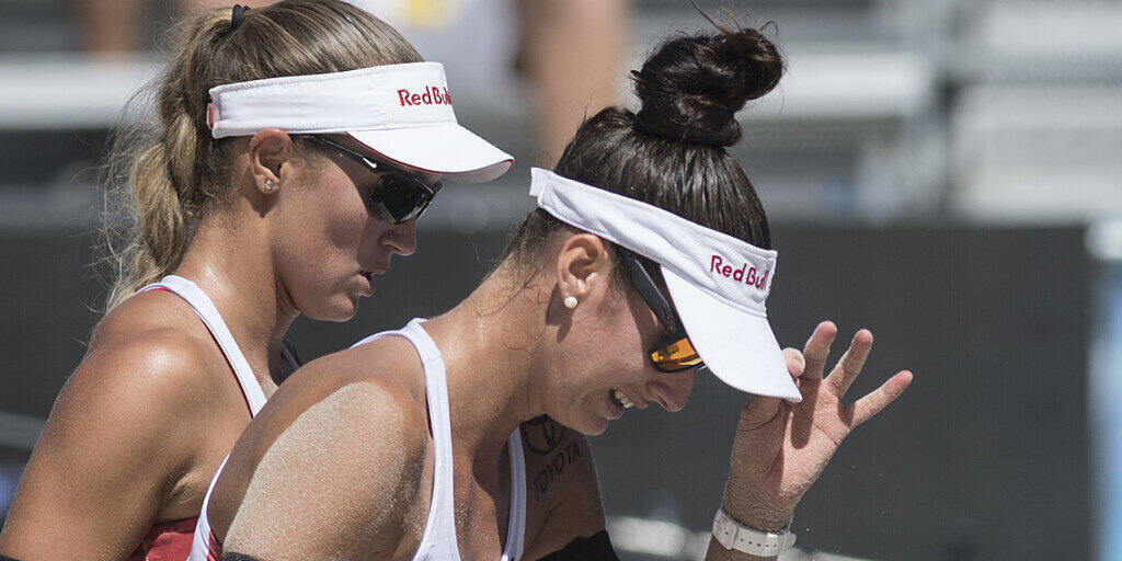 Die Schweizer Beachvolleyballerinnen Joana Heidrich (vorne)und Anouk Vergé-Dépré beenden die World Tour Finals in Rom im 4. Rang